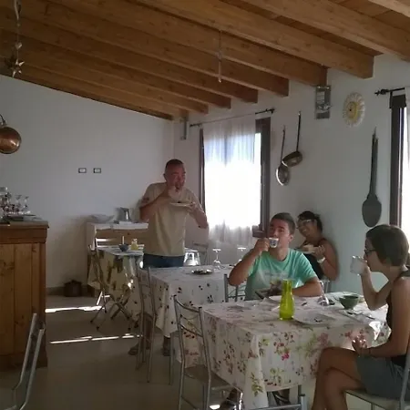 Il Mirto Di Paola Couette-café 3*