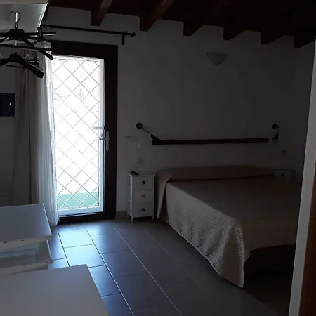 Il Mirto Di Paola Nocleg ze śniadaniem