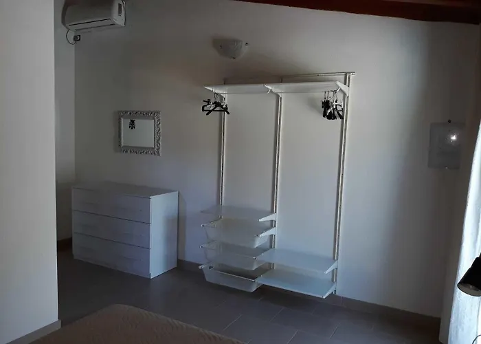 Il Mirto Di Paola Bed & Breakfast 3*